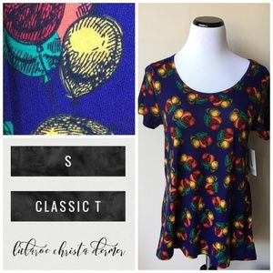 NWT Lularoe Classic T